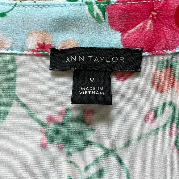 Ann Taylor Light Weight and Breezy Long Sleeve Summer Blouse - Picture 11 of 11